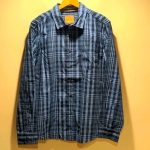 Young Mens Button Down Size Large
